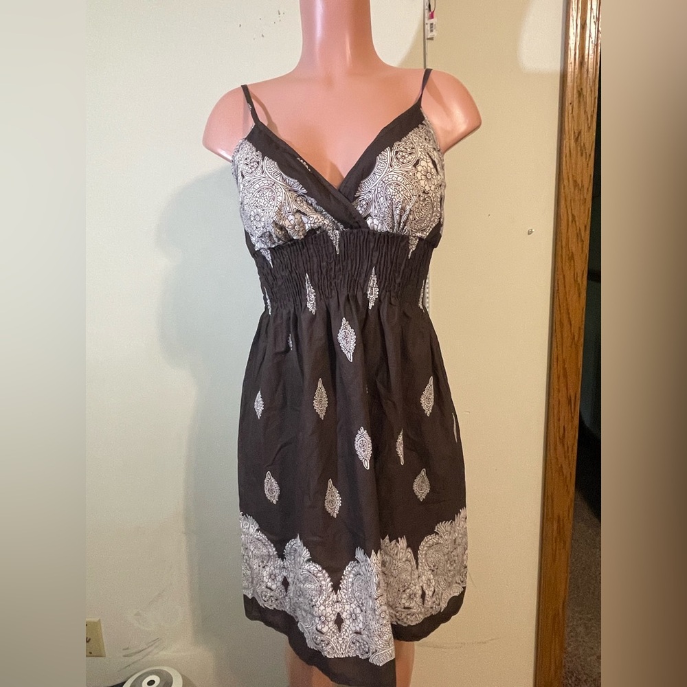 She’s Cool dress Women’s Medium Brown Indian Paisley Summer Sundress adj strap